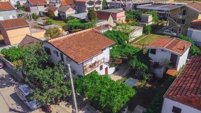 dvoriste u apartmanu Donji Štoj