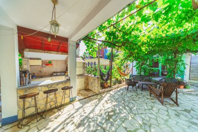 dvoriste u apartmanu Donji Štoj
